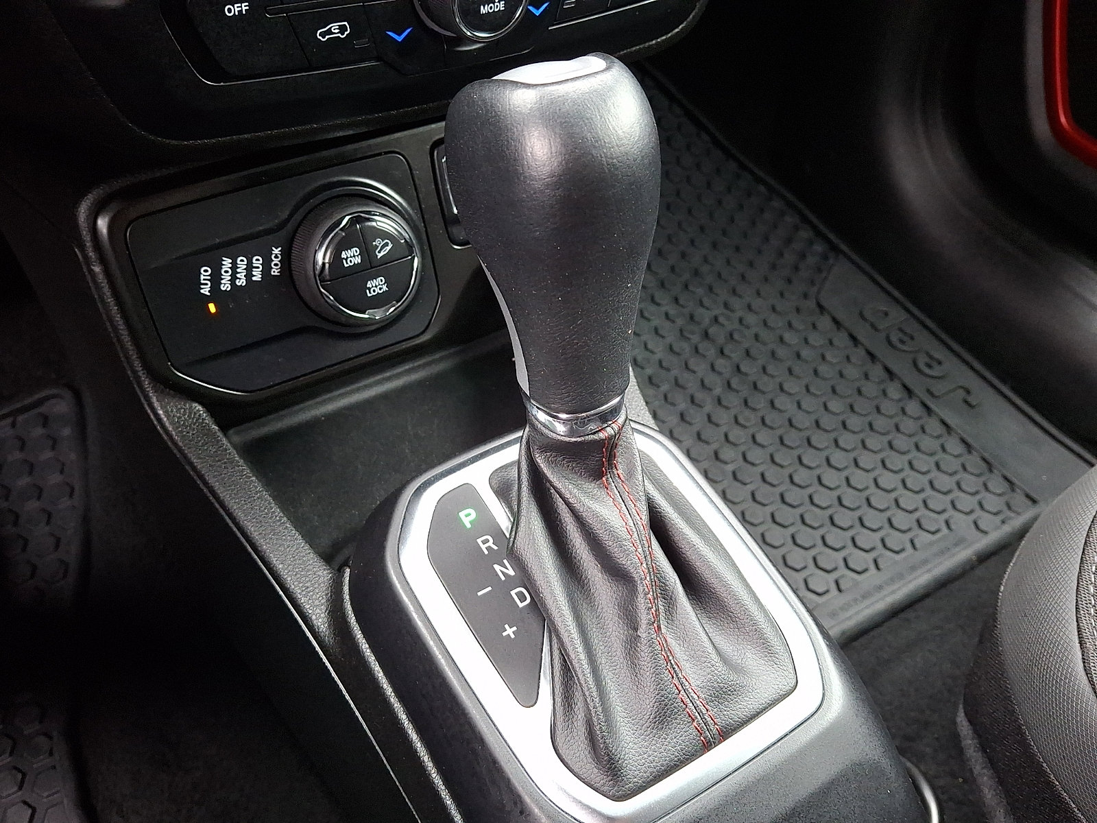 Used 2023 Jeep Renegade Trailhawk image 16