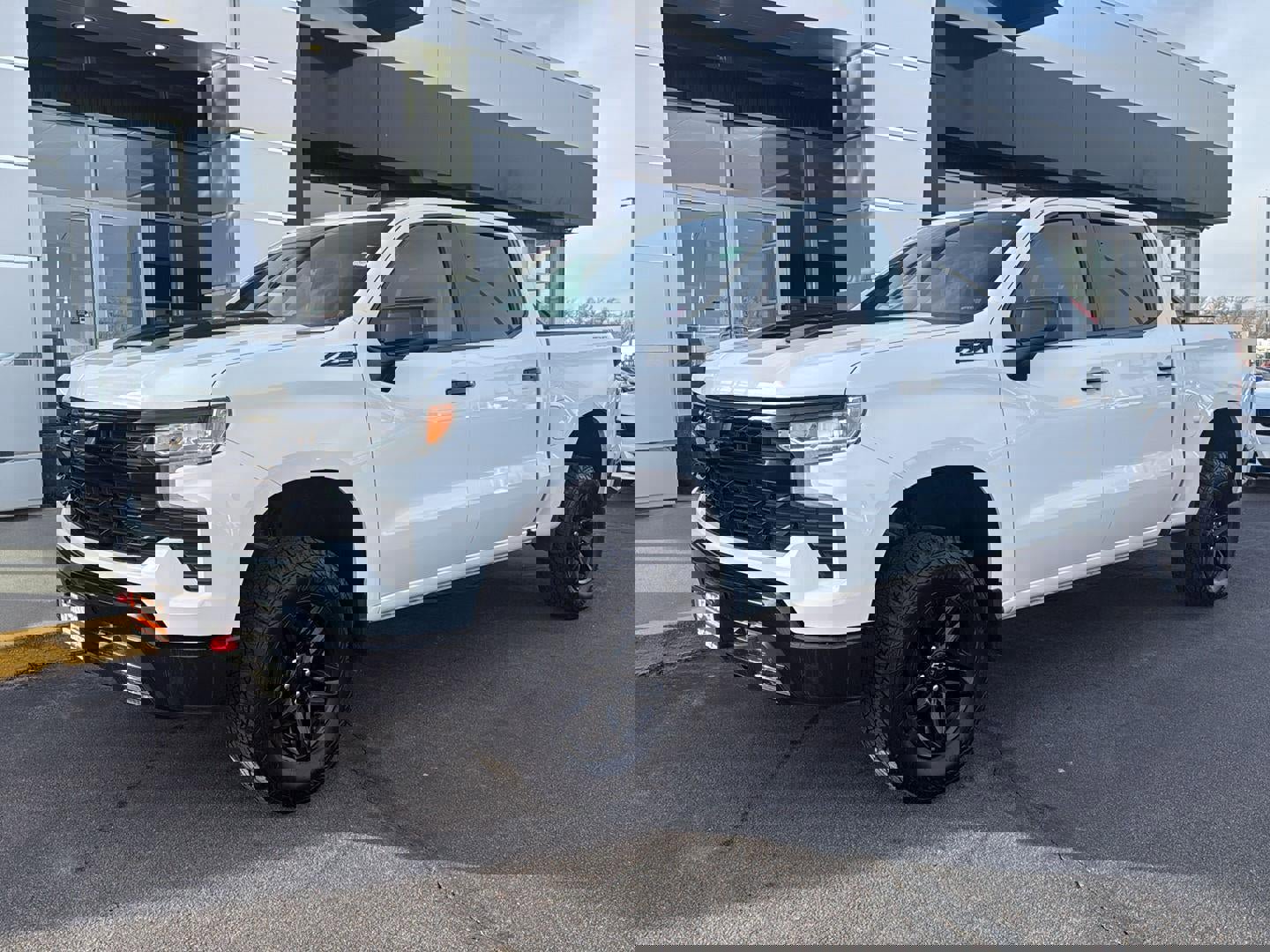 Used 2024 Chevrolet Silverado 1500 LT Trail Boss w/ Protection Package image 10