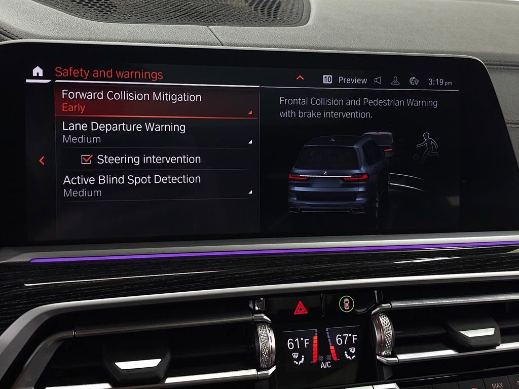 Used 2021 BMW X7 M50i w/ Cold Weather Package image 29