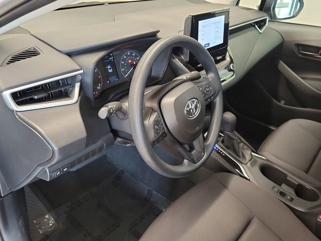 Used 2025 Toyota Corolla LE image 13