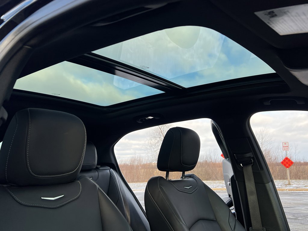 Used 2024 Cadillac XT4 Premium Luxury image 29