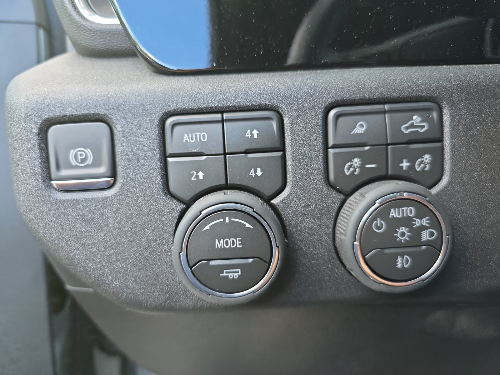 Used 2026 Chevrolet Silverado 3500 LT w/ Safety Package AWD/4WD image 13