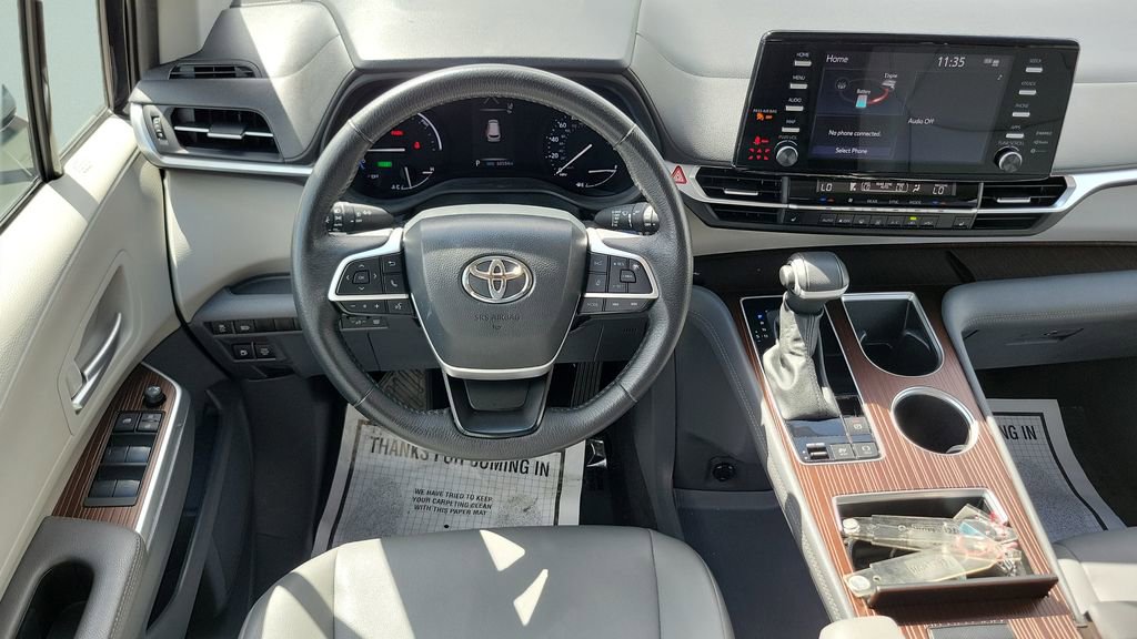 Certified 2024 Toyota Sienna XLE FWD image 12
