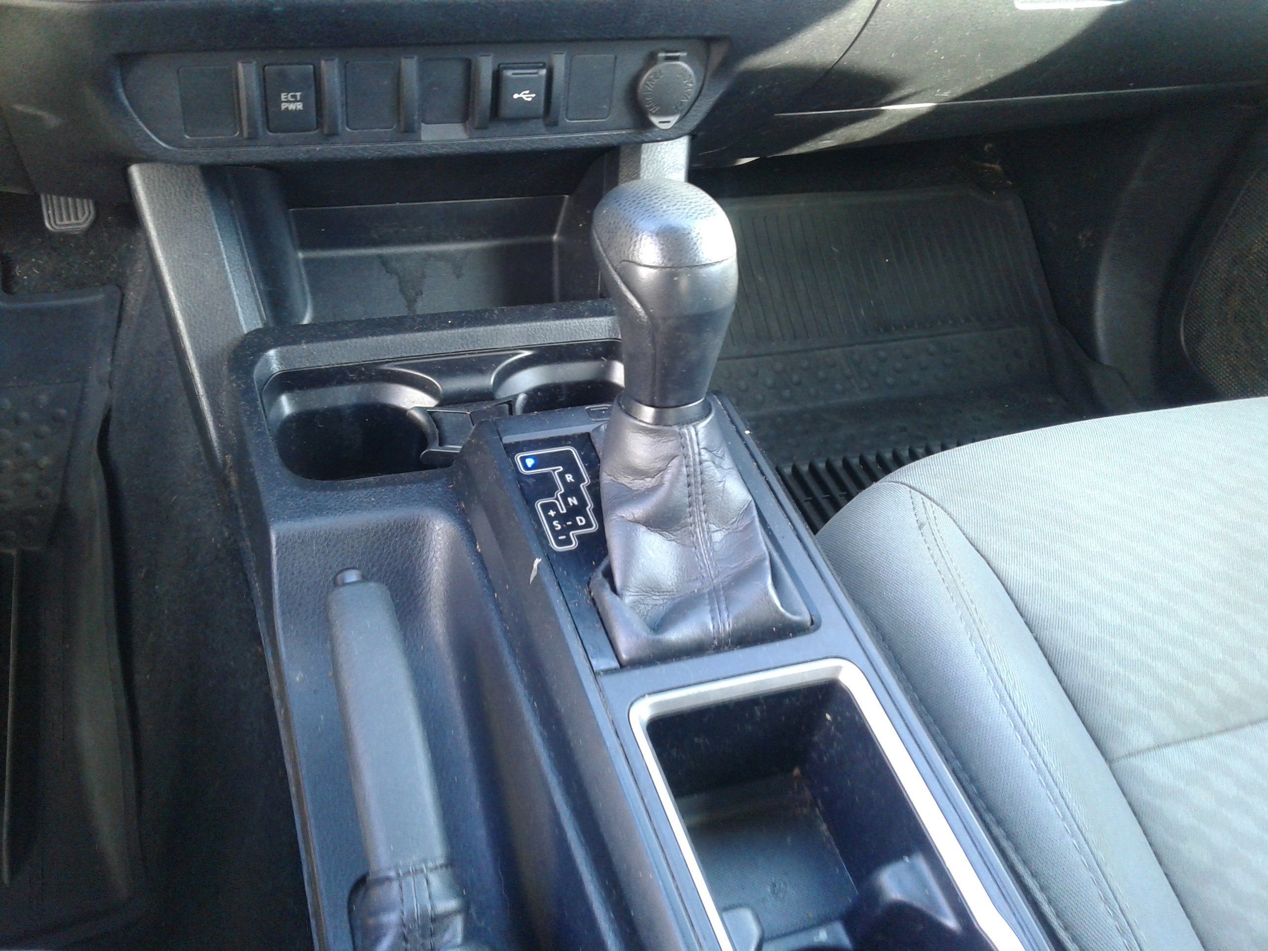 Used 2020 Toyota Tacoma SR image 16