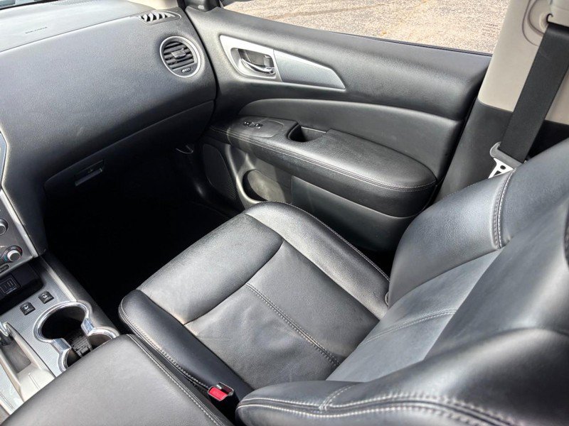 Used 2019 Nissan Pathfinder SL w/ Cargo Package FWD image 17