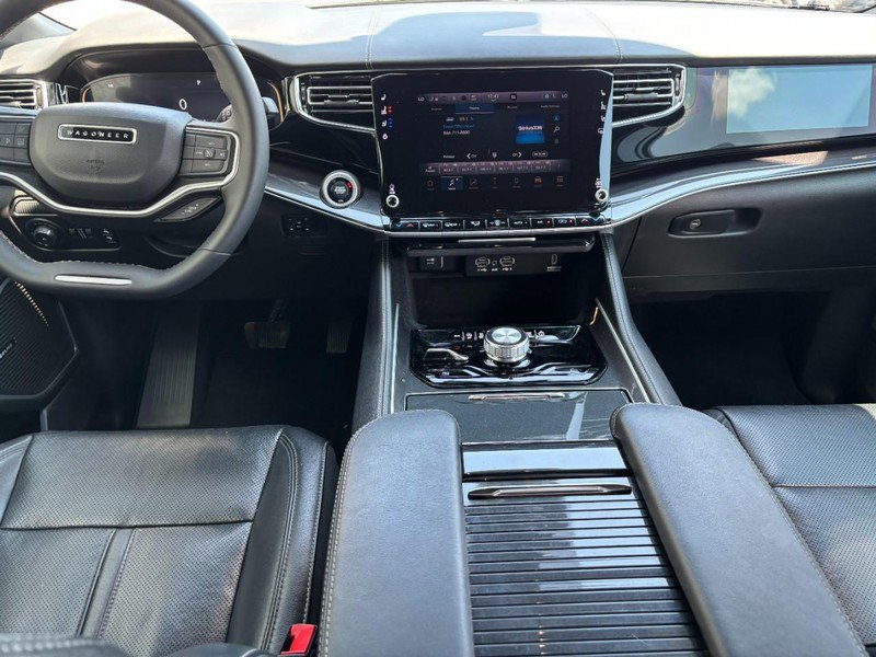 Used 2023 Jeep Wagoneer 4WD image 14