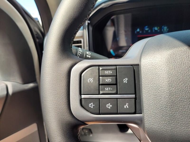 New 2025 Ford F250 Lariat w/ Chrome Package image 24
