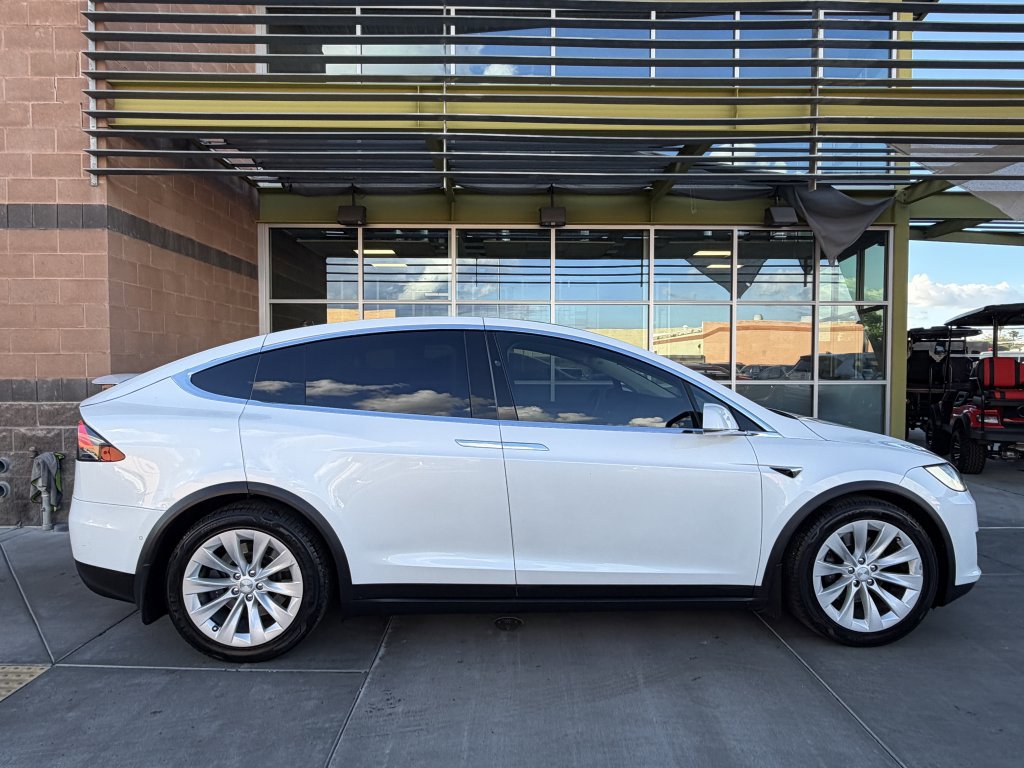 Used 2019 Tesla Model X 75D image 9