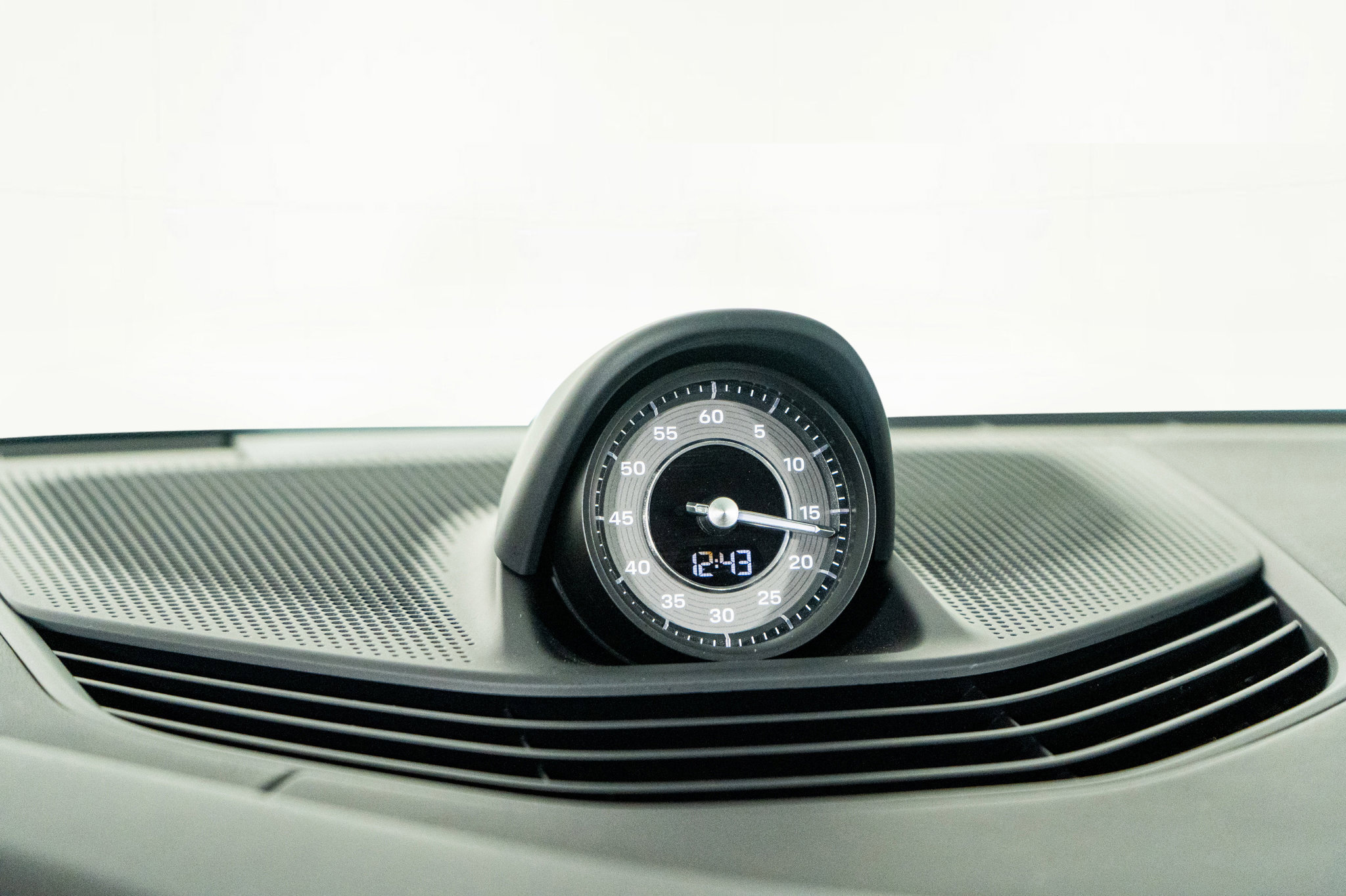 Used 2024 Porsche Taycan Turbo w/ Premium Package image 41