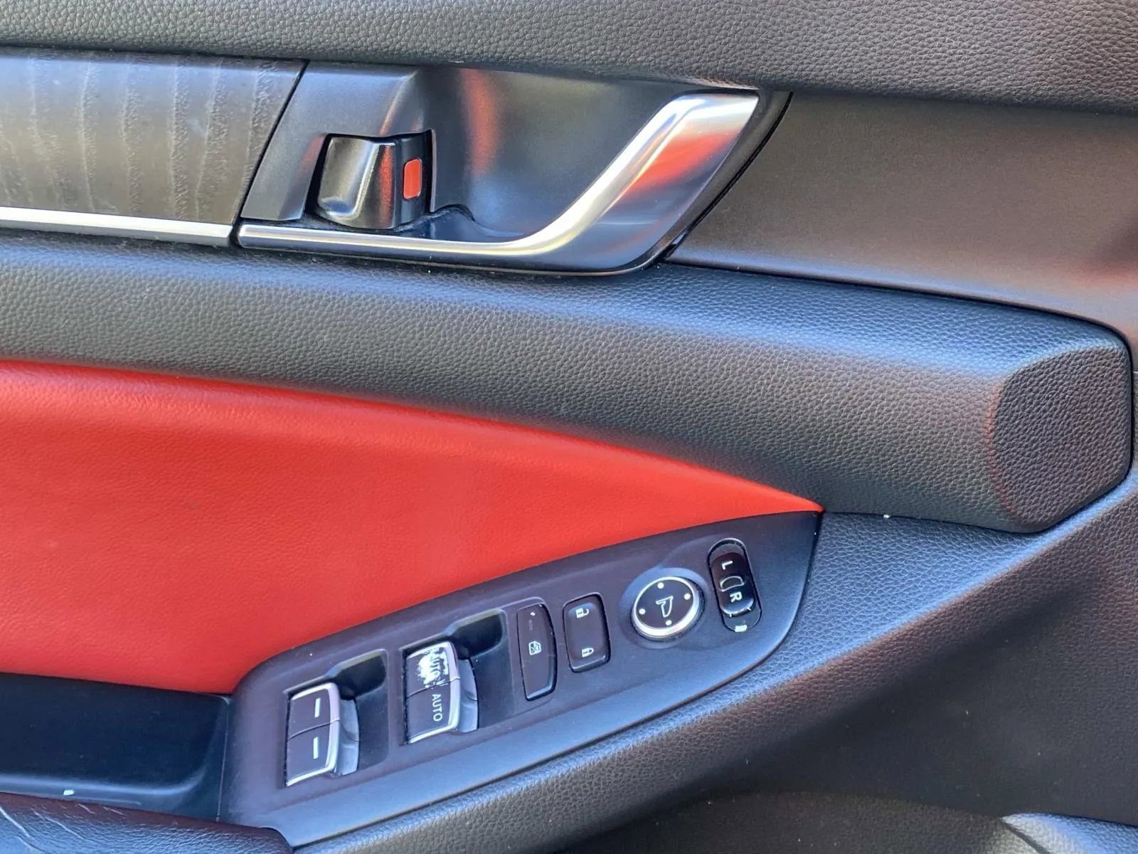 Used 2018 Honda Accord EX image 14