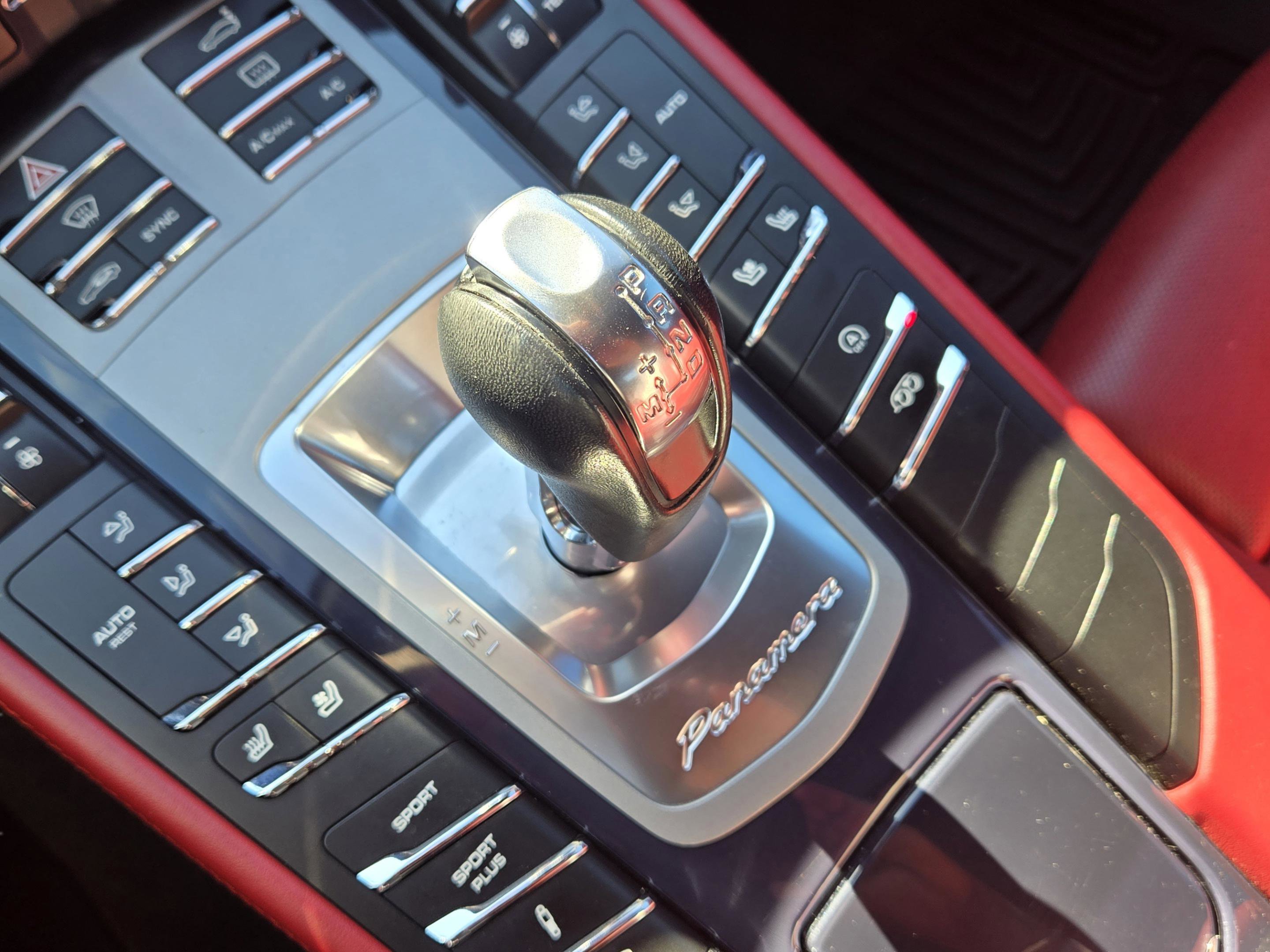 Used 2015 Porsche Panamera Turbo S image 21