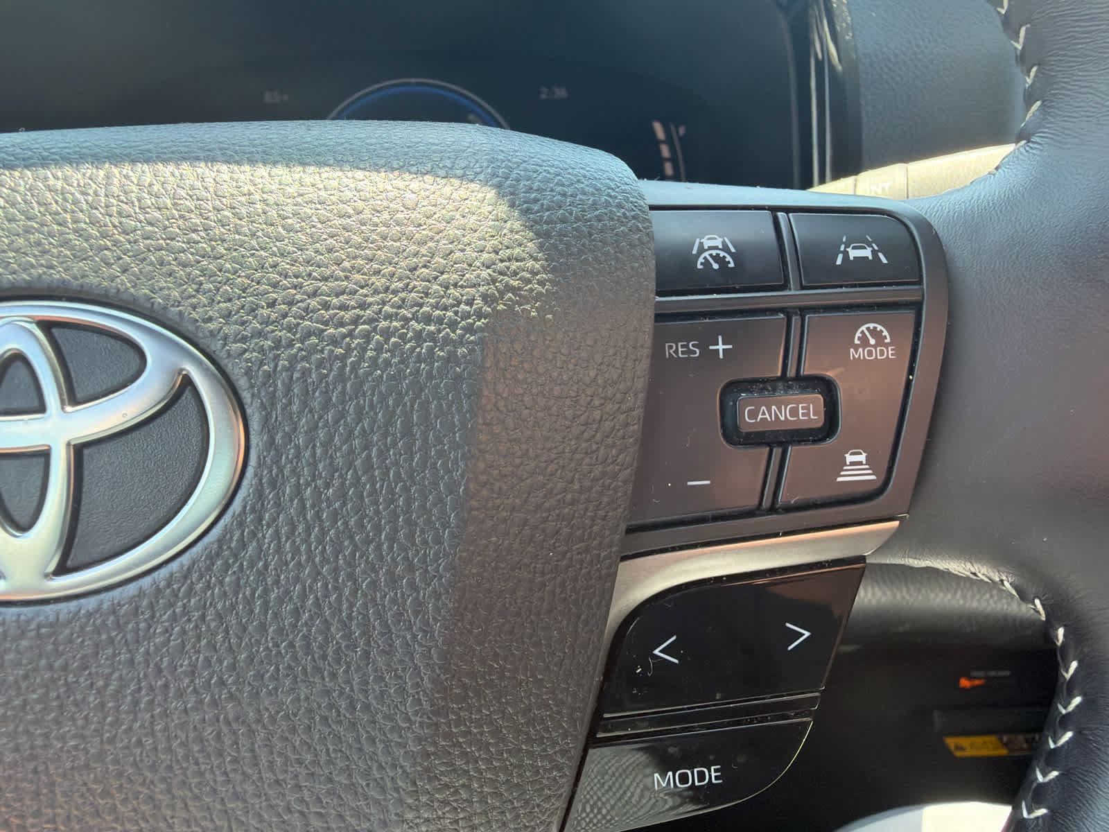 Used 2025 Toyota Camry SE FWD image 10
