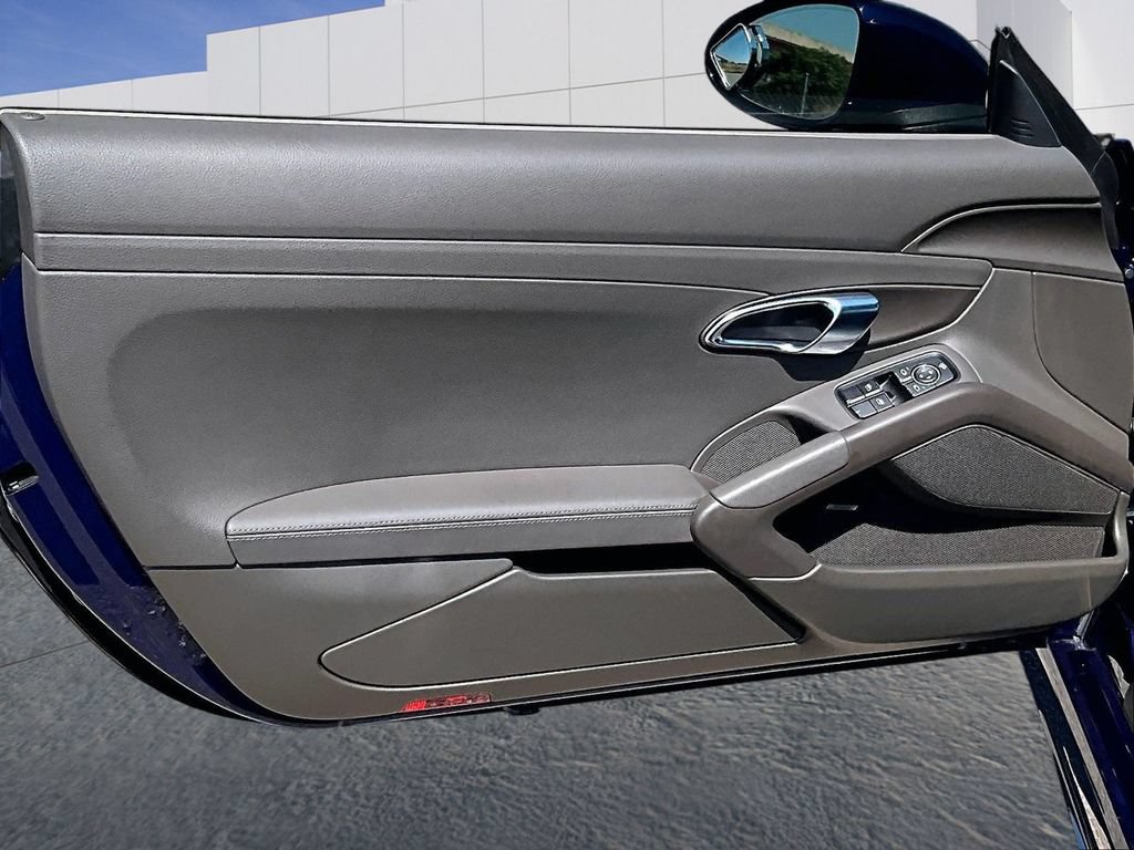 Used 2022 Porsche 718 Cayman S RWD image 19