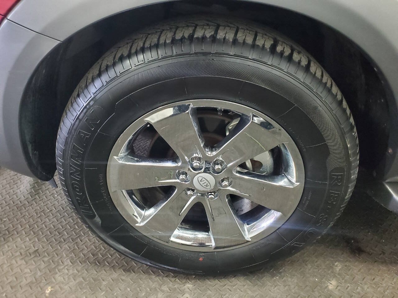 Used 2009 Kia Borrego EX w/ Premium Pkg AWD/4WD image 22