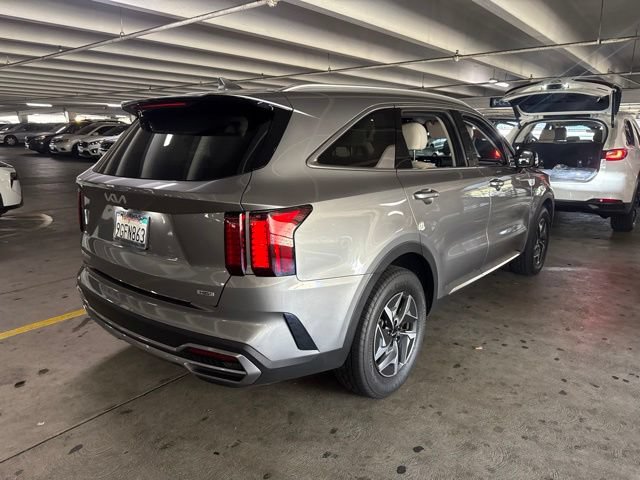 Certified 2023 Kia Sorento EX FWD image 4
