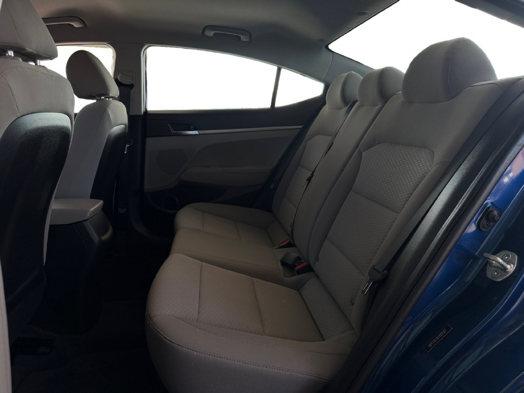 Used 2020 Hyundai Elantra SE FWD image 16