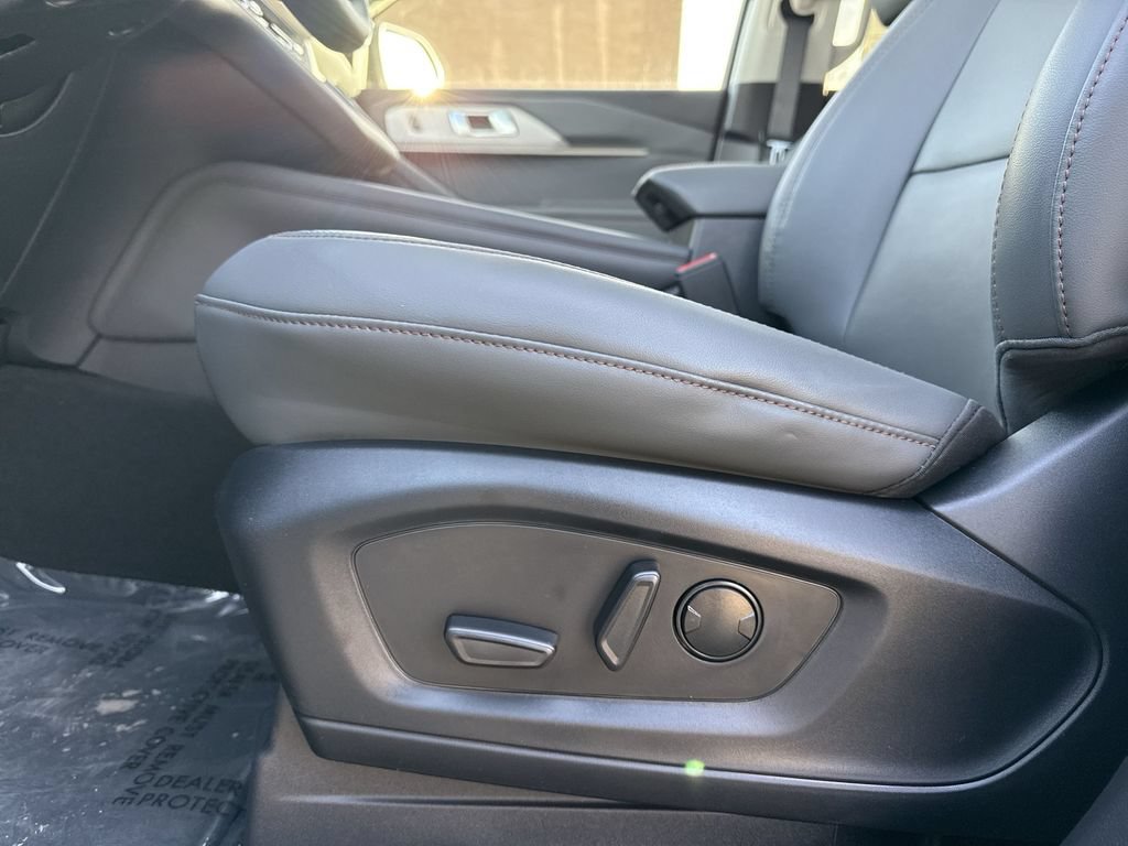 New 2026 Ford Explorer Active w/ Active Comfort Package AWD/4WD image 14