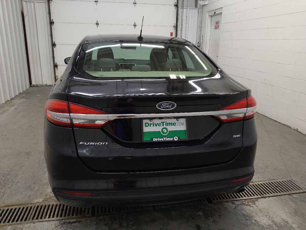 Used 2017 Ford Fusion SE w/ Fusion SE Technology Package FWD image 6