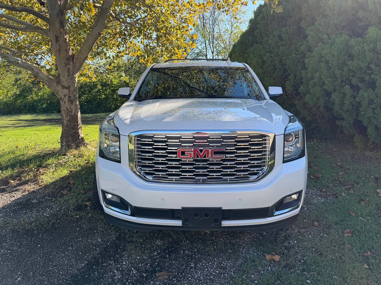 Used 2019 GMC Yukon Denali w/ Denali Ultimate Package AWD/4WD image 3
