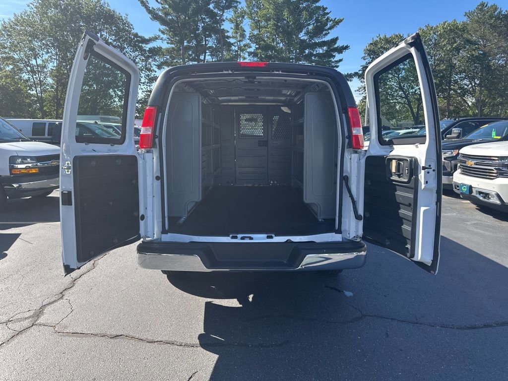 New 2025 Chevrolet Express 2500 Work Van w/ Driver Convenience Package image 20