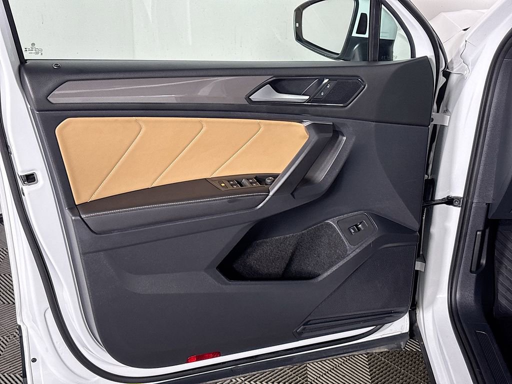 Certified 2024 Volkswagen Tiguan SE image 10