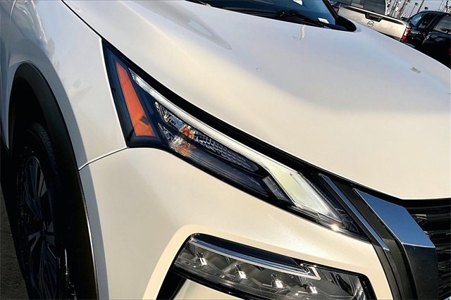 Certified 2023 Nissan Rogue SV image 31