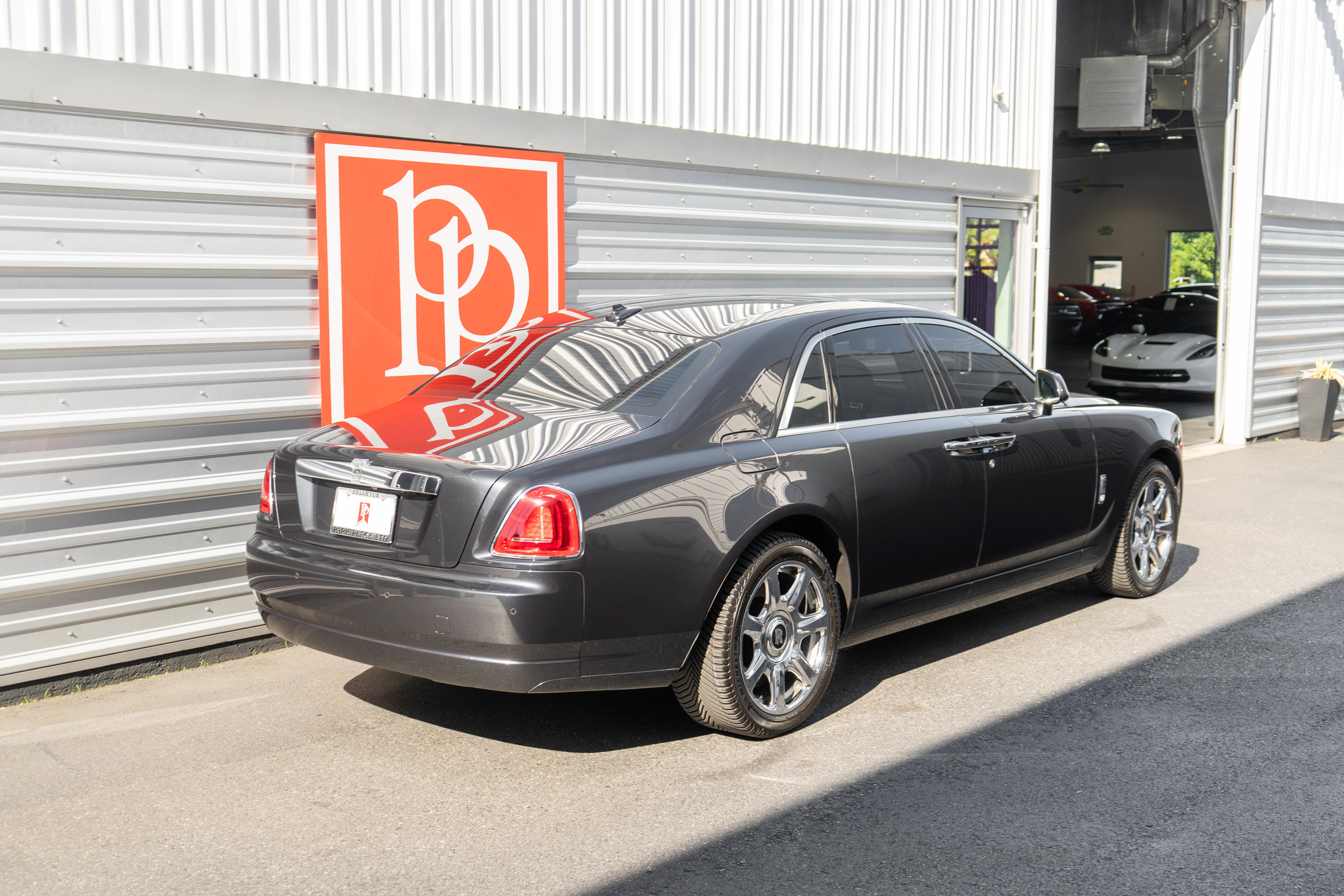 Used 2017 Rolls-Royce Ghost RWD image 47