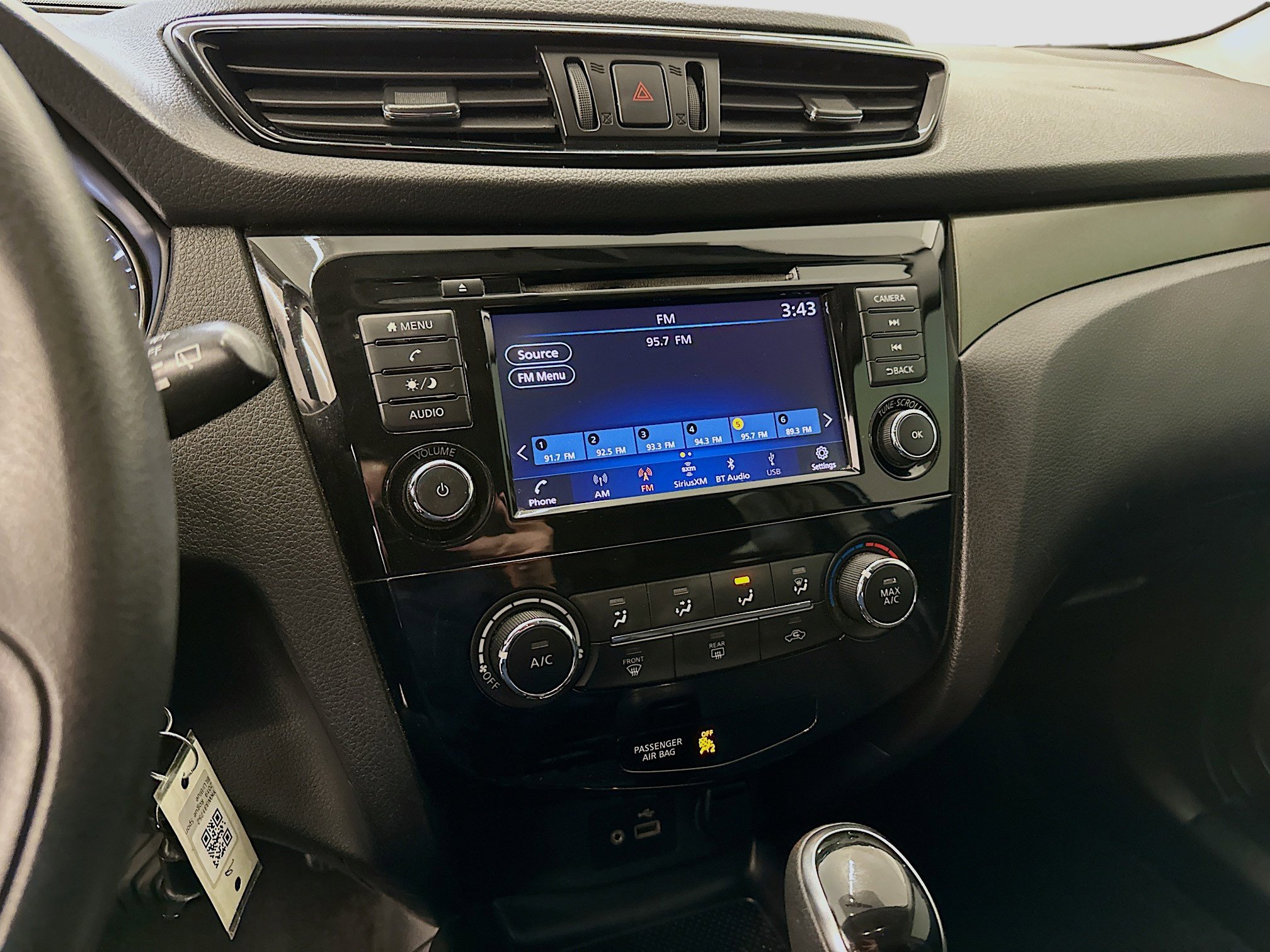 Used 2019 Nissan Rogue Sport S image 25