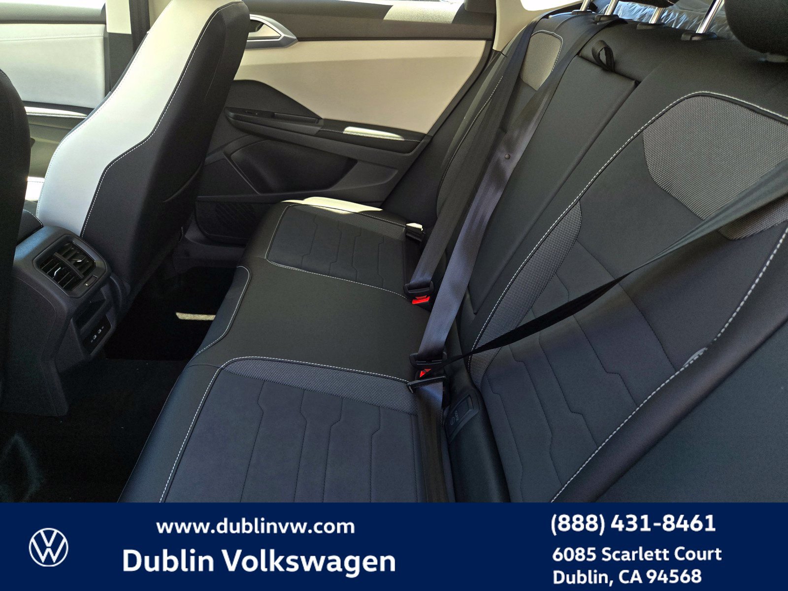 New 2026 Volkswagen Taos SE FWD image 10