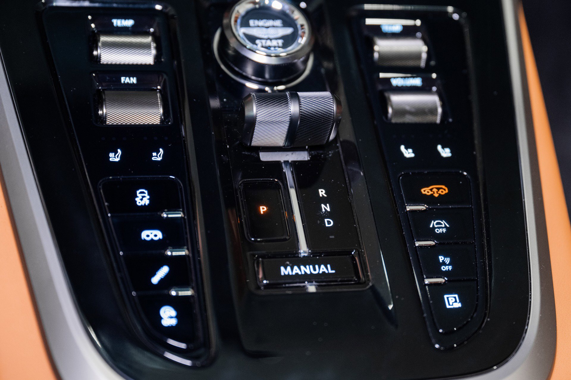 New 2026 Aston Martin DBX 707 image 36