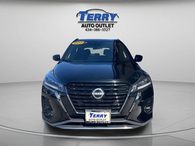 Used 2023 Nissan Kicks SR image 3