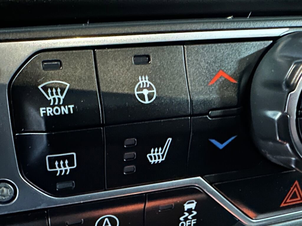 Used 2020 Jeep Wrangler Unlimited Rubicon w/ Dual Top Group image 18