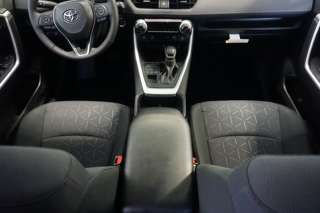 New 2025 Toyota RAV4 XLE image 31