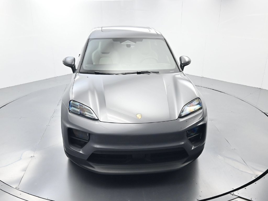Certified 2025 Porsche Macan Electric RWD image 43