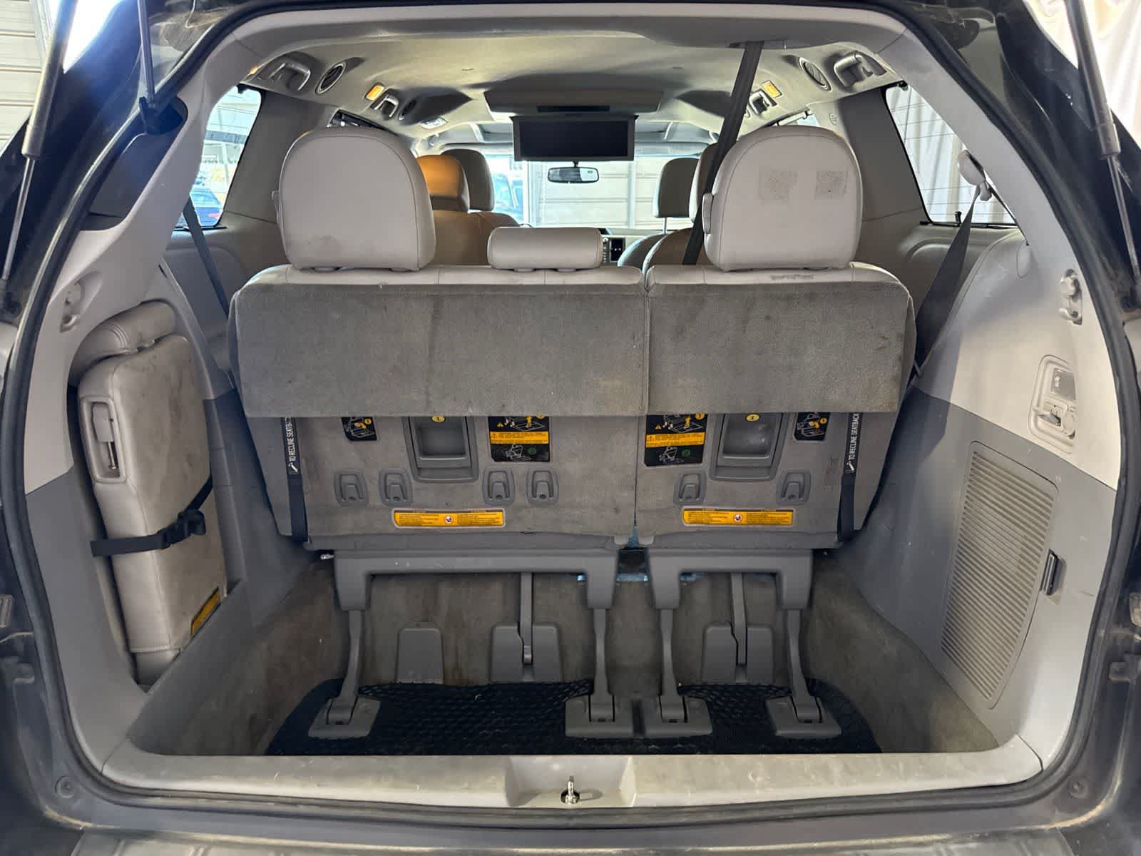 Used 2014 Toyota Sienna XLE w/ XLE Premium Package FWD image 15