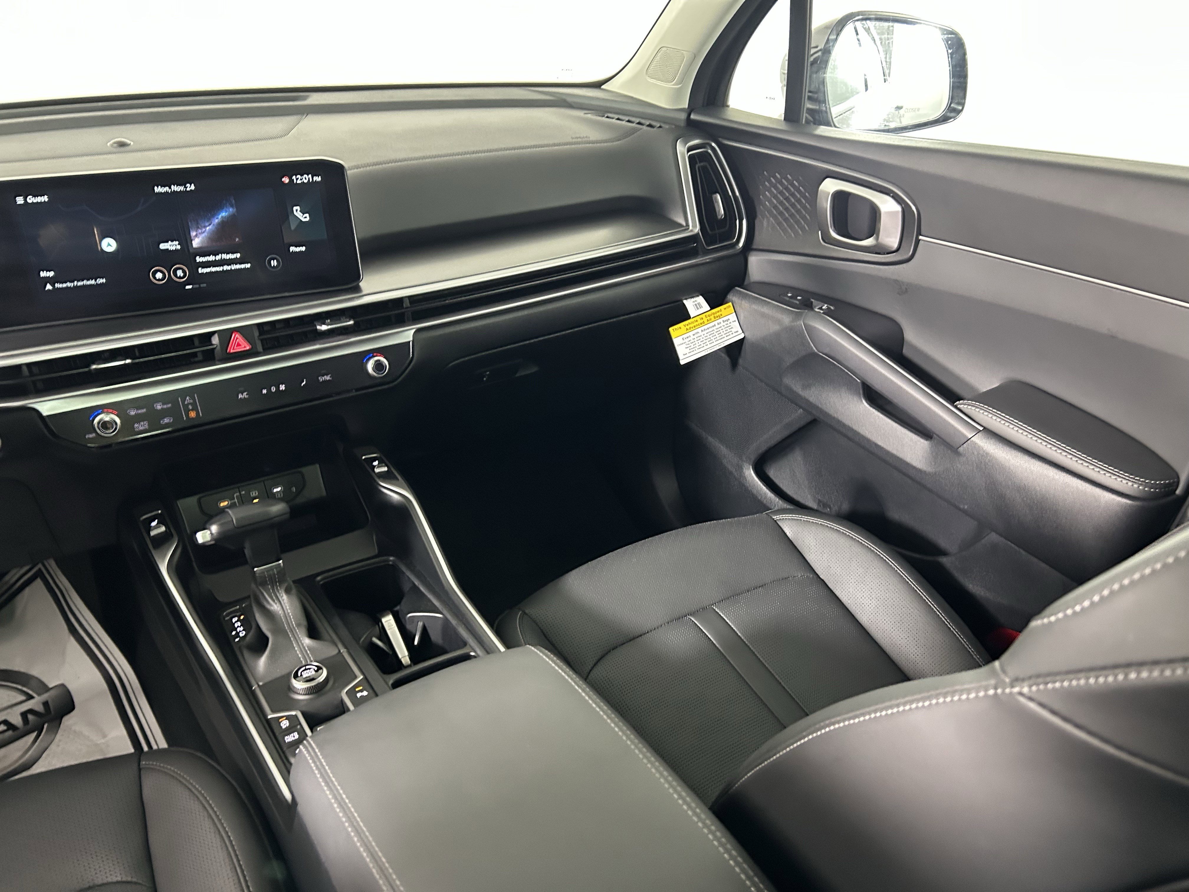 Used 2025 Kia Sorento S w/ Panoramic Sunroof Package image 40