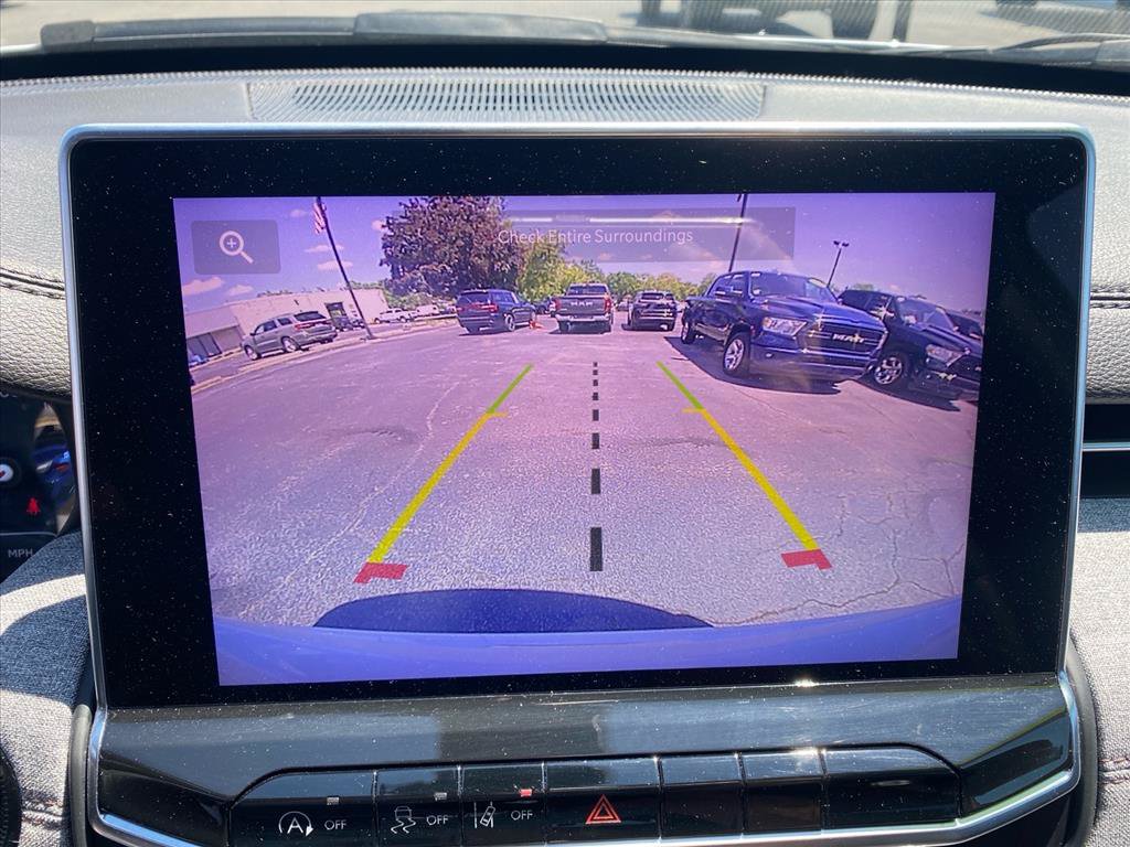 Used 2023 Jeep Compass Latitude AWD/4WD image 16
