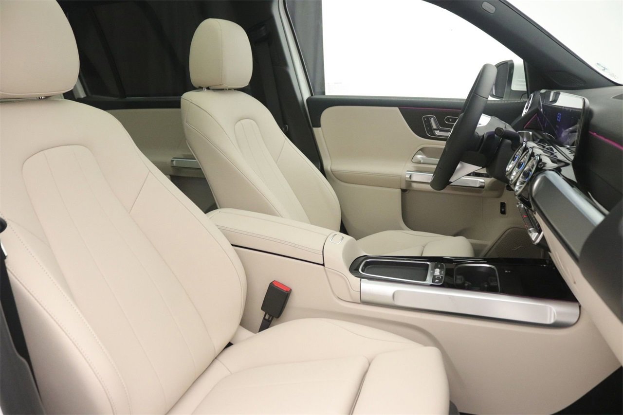 New 2025 Mercedes-Benz EQB 300 4MATIC image 9