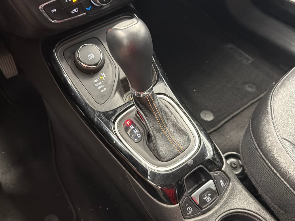 Used 2018 Jeep Compass Limited w/ Navigation Group AWD/4WD image 28