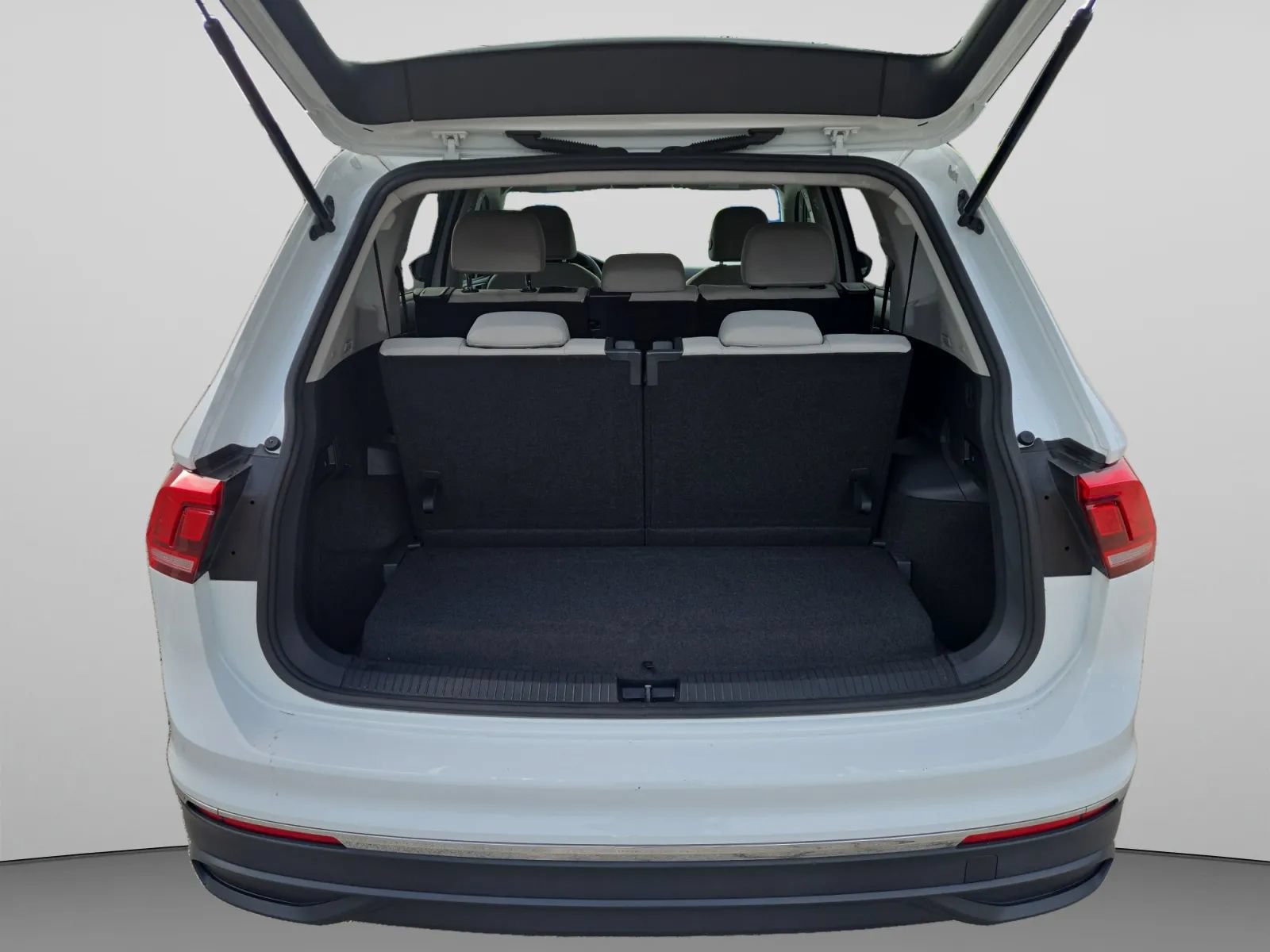 Used 2022 Volkswagen Tiguan S FWD image 27