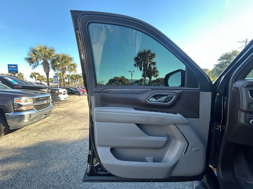 Used 2024 Chevrolet Tahoe Z71 w/ Luxury Package image 28