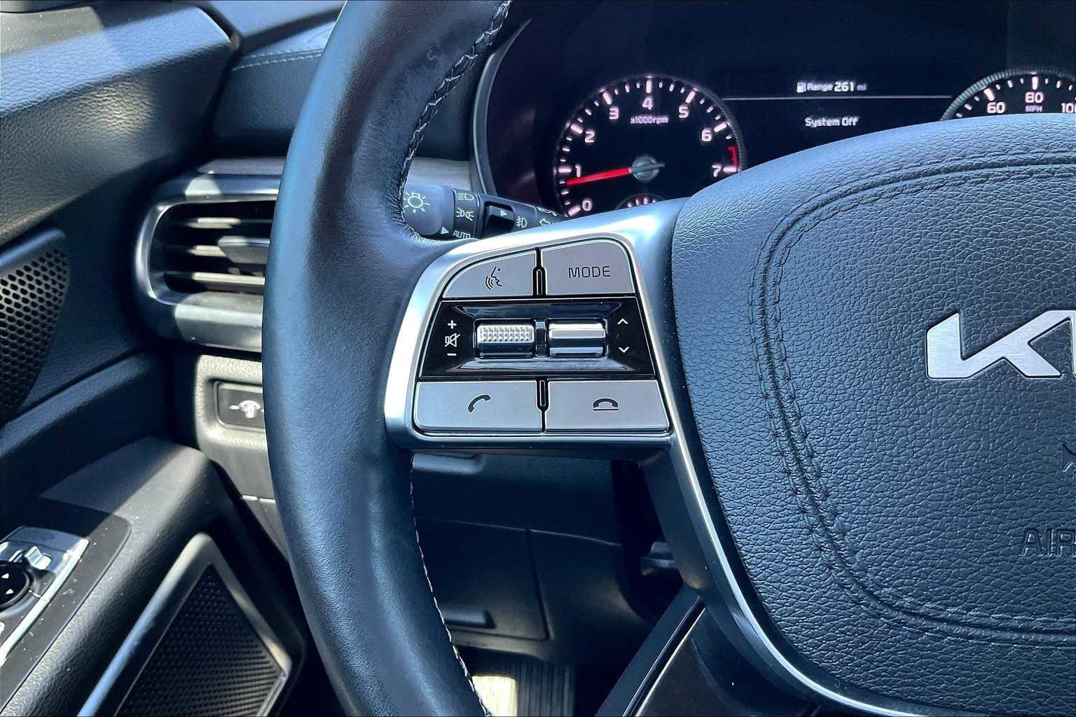 Certified 2022 Kia Telluride SX w/ SX Prestige Package image 24