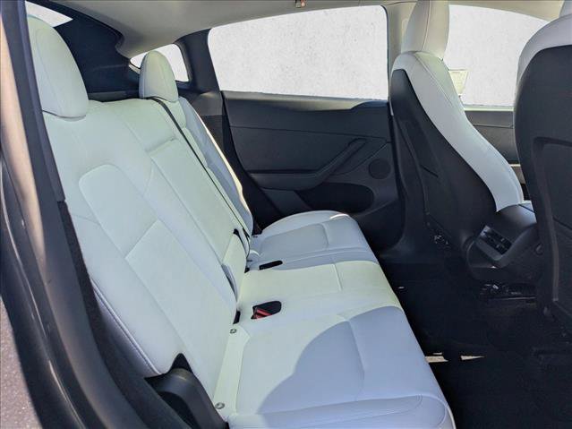Used 2024 Tesla Model Y Long Range AWD/4WD image 20