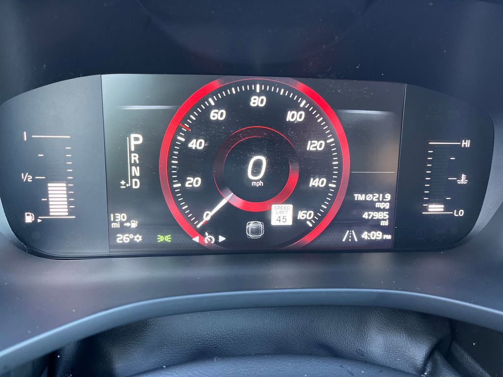 Used 2019 Volvo XC60 T5 Momentum w/ Premium Package image 16