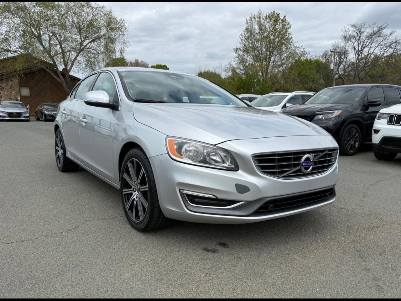 Used 2018 Volvo S60 T5 Inscription image 1