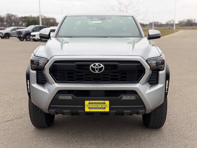 Used 2024 Toyota Tacoma TRD Off-Road AWD/4WD image 2