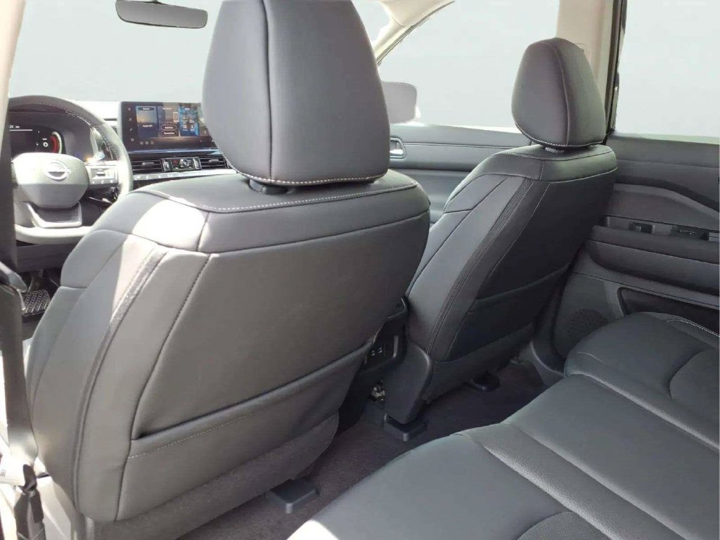 New 2026 Nissan Pathfinder SL FWD image 13