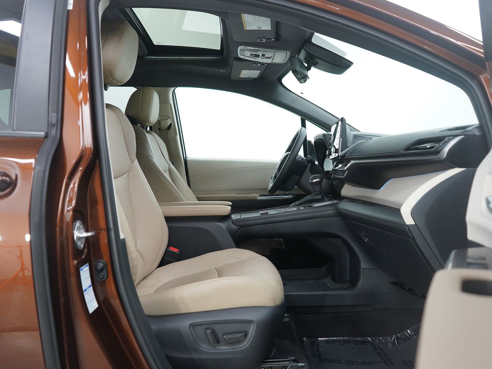 Used 2021 Toyota Sienna Limited image 12