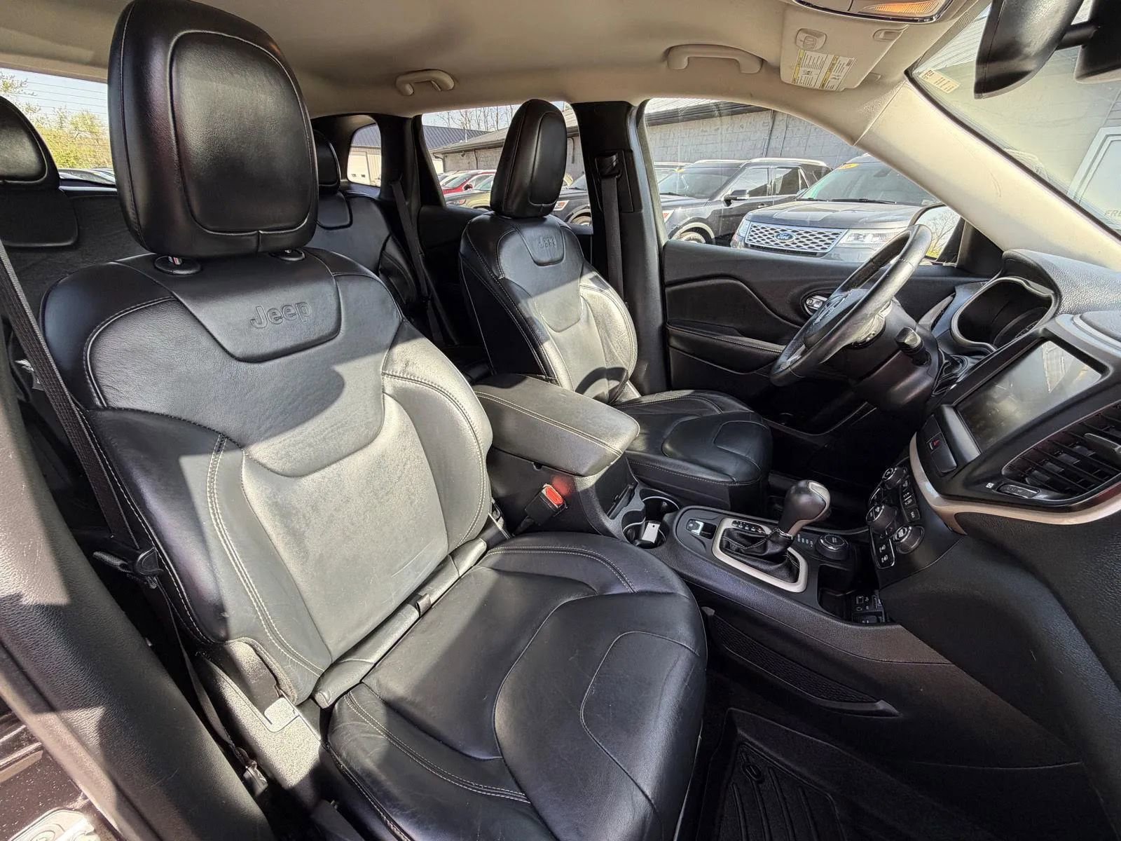 Used 2016 Jeep Cherokee Limited image 15