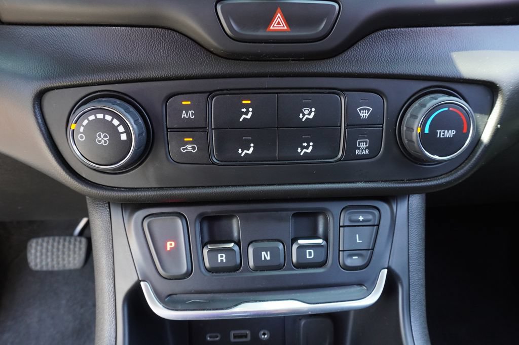 Certified 2020 GMC Terrain SLE w/ Elevation Edition FWD image 19